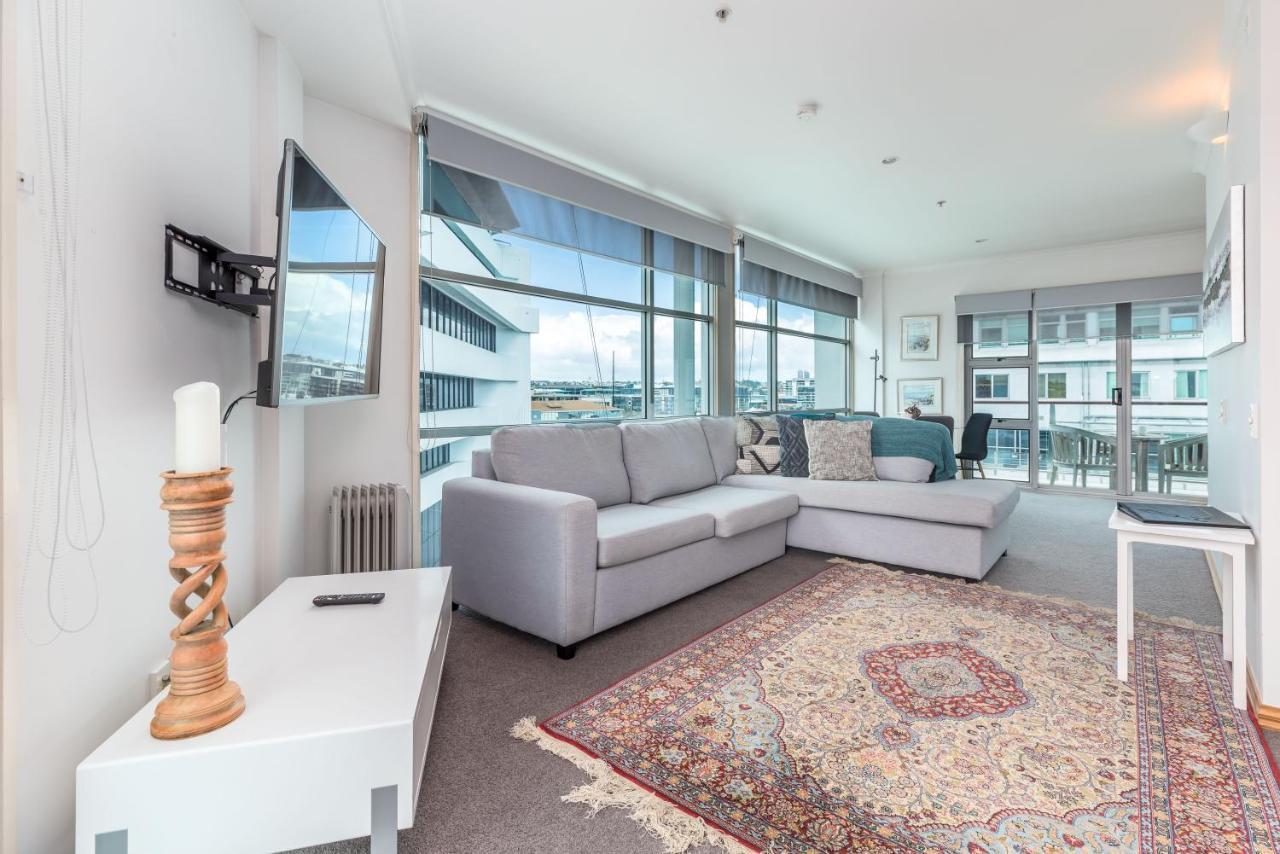 Stunning Waterfront Location With Huge Balcony! Apartman Auckland Kültér fotó