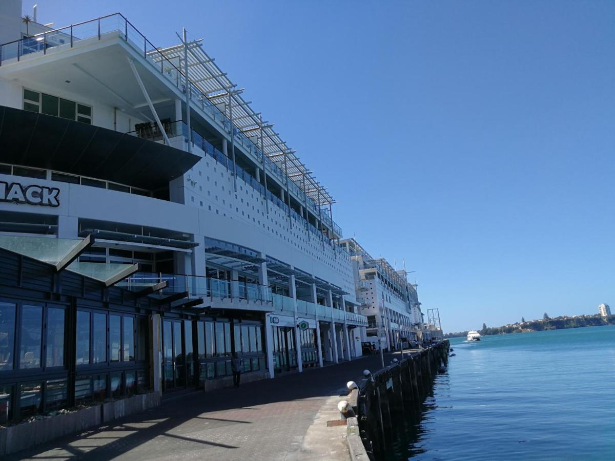 Stunning Waterfront Location With Huge Balcony! Apartman Auckland Kültér fotó